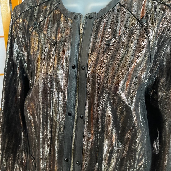 REVERSIBLE - stylish abstract metallic and black leather jacket - Picture 6 of 16